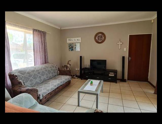 3 BEDROOM FREESTANDING FOR SALE IN NOORSEKLOOF